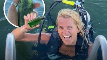 Jennifer Dowker, seorang kapten kapal dan instruktur selam di Cheboygan, Michigan menemukan sebuah botol berisi pesan yang berasal dari November 1926 dan berbunyi: Akankah orang yang menemukan botol ini mengembalikan kertas ini kepada George Morrow, Cheboygan, Michigan, dan memberi tahu di mana botol itu ditemukan? Foto: The Weird Unknown
