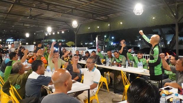 Kapolda Babel Irjen Hendro Pandowo saat bertemu dengan komunitas ojol.
