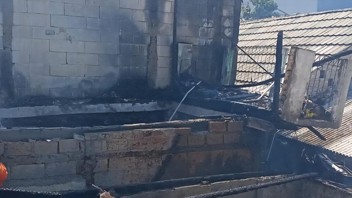 Kebakaran tiga rumah di Bogor