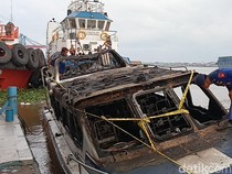 Kapal Penumpang Terbakar di Sungai Musi, 1 ABK Dilarikan ke RS