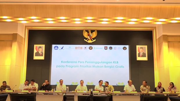 Konferensi Pers Penanggulangan KLB pada Program Prioritas Makan Bergizi Gratis. (Tangkapan Layar Youtube)