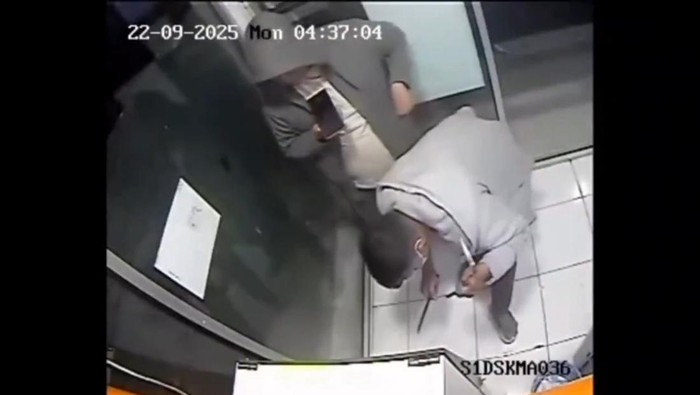 Momen Komplotan Pembobol ATM di Cianjur Beraksi
