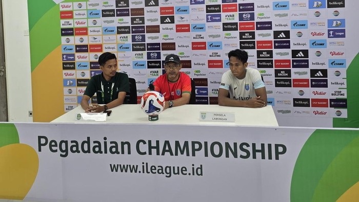 Pelatih Persela Aji Santoso