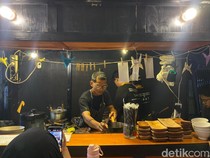 Mantan Corporate Chef Buka Warung Makan, Jual Ramen Kaki Lima Enak!