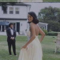 Sang mempelai pria Benny Blanco, mengenakan setelan jas dan dasi kupu-kupu, juga dari Ralph Lauren. Foto: Instagram/@selenagomez