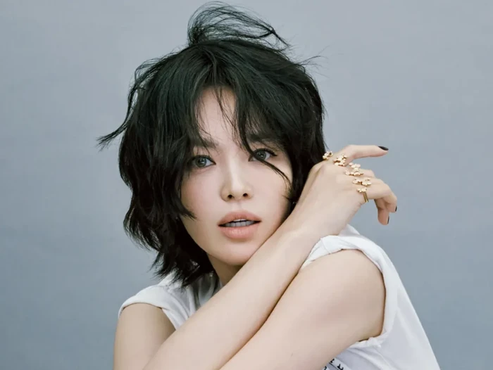 Penampilan Song Hye Kyo di Blue Dragon Film Awards 2025.