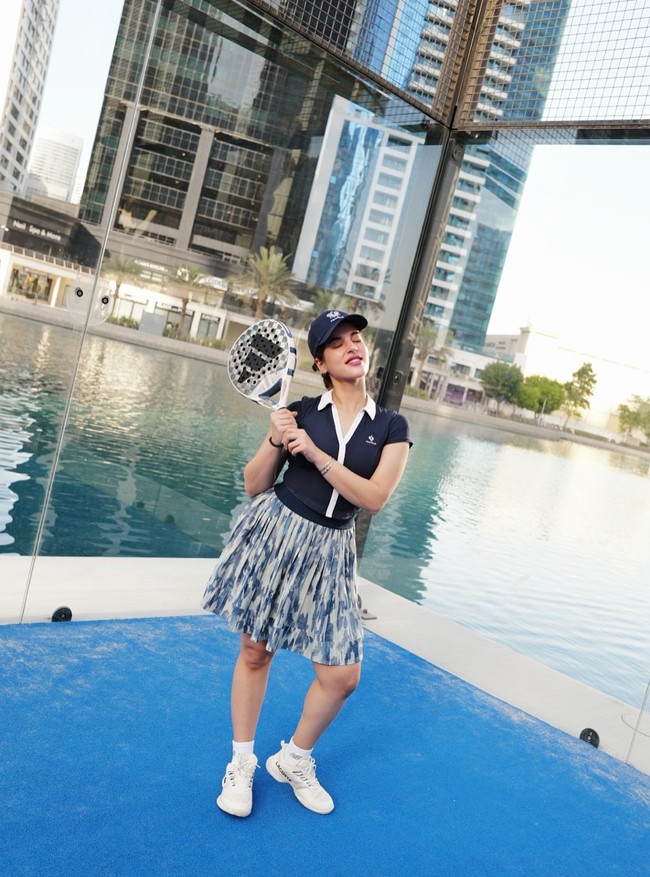 Tasya Farasya memamerkan momen liburan mewahnya usai menghadiri sidang perdana perceraiannya dengan Ahmad Assegaf. Ia bersama timnya diketahui bertolak ke Dubai. Foto: Instagram/@tasyafarasya