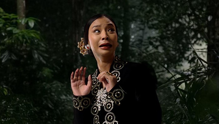 Cuplikan adegan di film Warung Pocong.