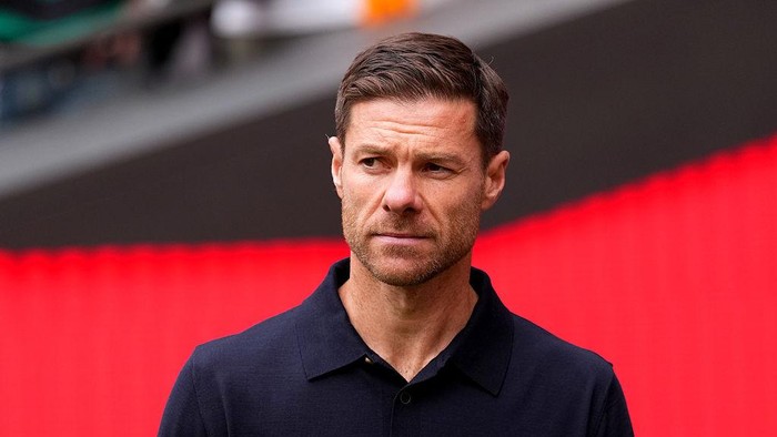 Xabi Alonso MADRID, SPAIN - SEPTEMBER 27: Xabi Alonso, Head Coach of Real Madrid, looks on during the LaLiga EA Sports match between Atletico de Madrid and Real Madrid CF at Riyadh Air Metropolitano on September 27, 2025 in Madrid, Spain. (Photo by Angel Martinez/Getty Images)