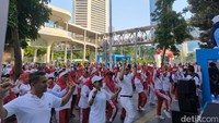 Puluhan peserta antusias mengikuti senam jantung sehat yang diadakan di Car Free Day (CFD) Jakarta, Minggu (28/9/2025).(Foto: DetikHealth/Devandra Abi Prasetyo)