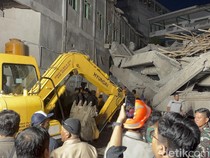 Alat Berat Dikerahkan Evakuasi Jemaah Santri Terjebak Musala Ambruk di Sidoarjo