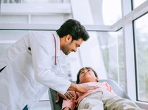 Korban Banjir Sumbar Keracunan di Pengungsian, DPR Minta Kemenkes Lakukan Ini