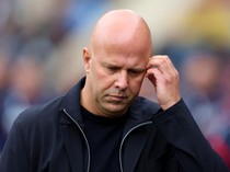 Dear Fans Liverpool, Siap Nggak Kalau Arne Slot Dipecat?