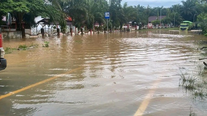 Banjir yang terjadi di Bengkulu Utara.