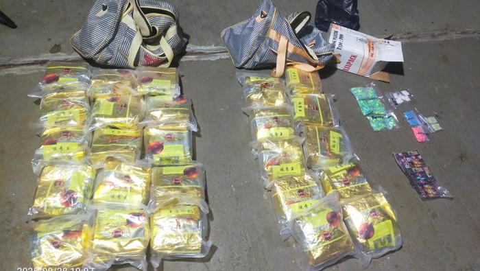 Bareskrim Polri menangkap kurir narkoba dan menyita 10 bungkus sabu di Tanjung Priok, Jakut.