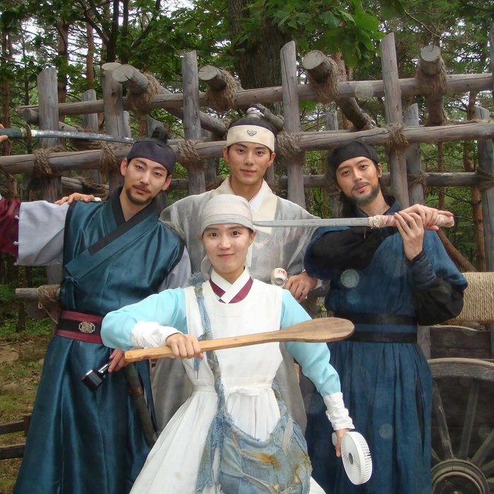 Behind-the-scene drama Korea Bon Appétit, Your Majesty.