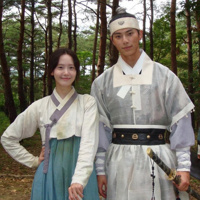 Behind-the-scene drama Korea Bon Appétit, Your Majesty.