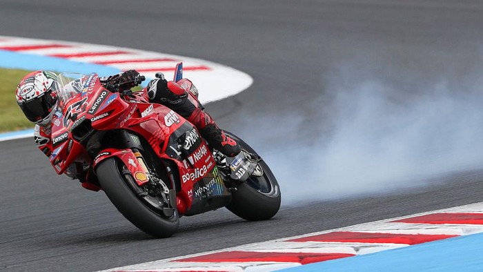 MOTEGI, JAPAN - SEPTEMBER 28: Francesco Bagnaia of Italy riding the Lenovo Ducati (63) during the MotoGP of Japan race at Twin Ring Motegi on September 28, 2025 in Motegi, Japan. (Photo by Gold & Goose Photography/Getty Images)