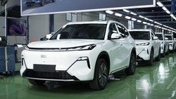 Lihat Perakitan Mobil Geely di Purwakarta