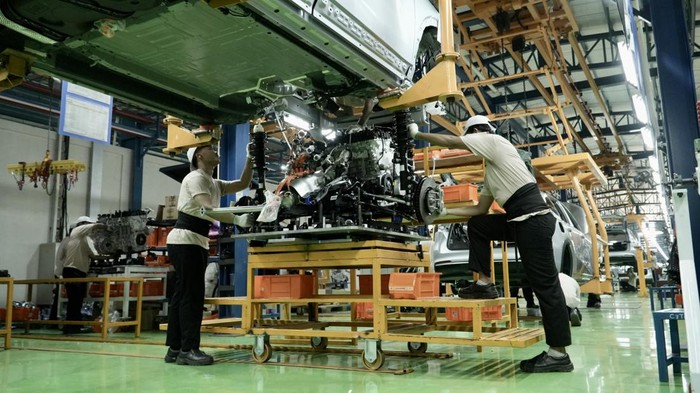 Geely mulai produksi lokal di Purwakarta