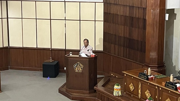 Gubernur Bali, Wayan Koster, saat rapat paripurna DPRD Bali di Kantor Gubernur Bali, Senin (29/9/2025). (Rizki Setyo/detikBali)