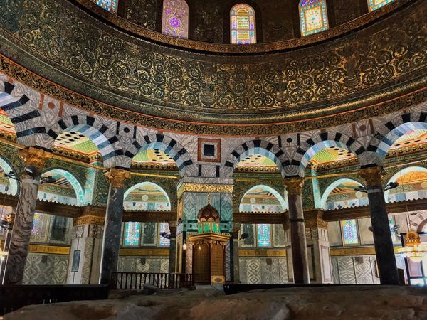 Wujud Batu dari Surga di Dalam Dome of the Rock