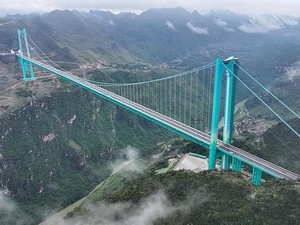Tertinggi di Dunia, Jembatan di China Mulai Beroperasi