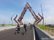 Kesan Pertama Warga Lewati Jembatan Pandansimo yang Diuji Coba