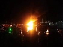Video: Kapal Pinisi di Labuan Bajo Terbakar saat Mengisi BBM