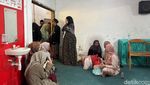 Histeris Keluarga Cari Santri Ponpes Al Khoziny Terjebak Reruntuhan Musala Ambruk