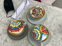 Kalau latte art-nya sebagus ini, rasanya nggak tega deh, buat minumnya. Ya sudah, jangan lupa difoto dulu, ya.
