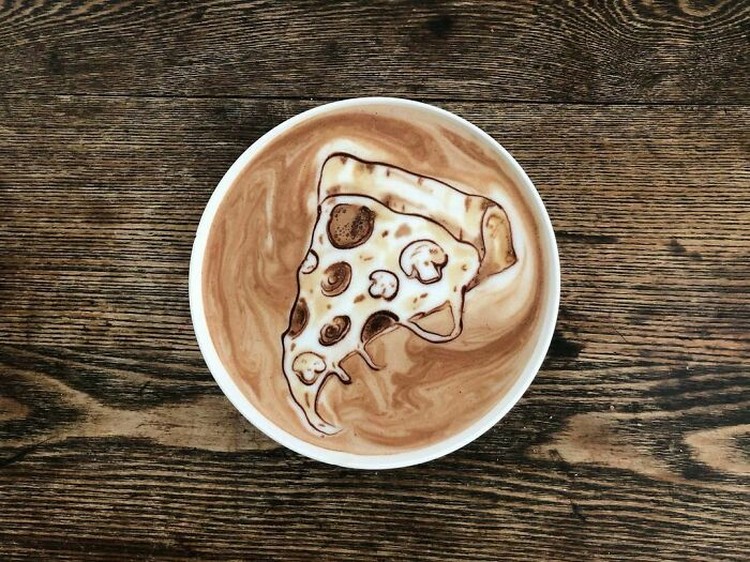 Kalau latte art-nya sebagus ini, rasanya nggak tega deh, buat minumnya. Ya sudah, jangan lupa difoto dulu, ya.