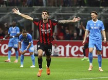 Hajar Napoli 2-1, AC Milan ke Puncak Klasemen