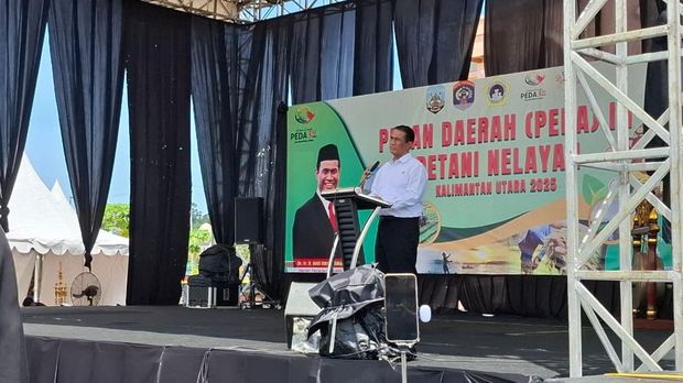 Mentan Andi Amran Sulaiman memberikan sambutan yang penuh semangat dalam peresmian Pekan Daerah (PEDA) Kontak Tani Nelayan Andalan (KTNA) ke-III Tingkat Provinsi Kalimantan Utara (Kaltara).