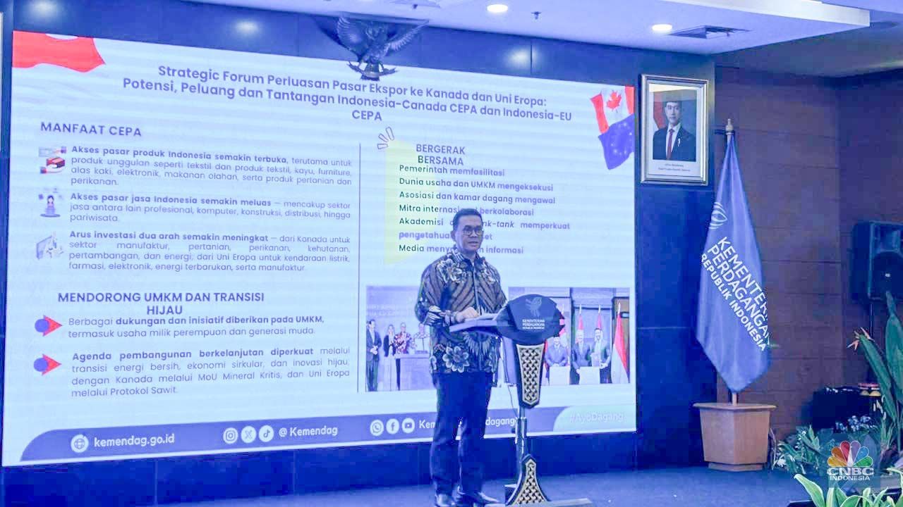 Menteri Perdagangan (Mendag) Budi Santoso dalam acara Strategic Forum ‘Perluasan Pasar Ekspor ke Kanan dan Uni Eropa’ di Auditorium Kemendag, Jakarta, Senin (29/9/2025). (CNBC Indonesia/Martyasari Rizky)