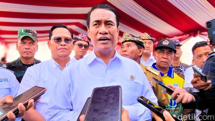 Menteri Pertanian Amran Sulaiman usai menghadiri Pekan Daerah (PEDA) Kontak Tani Nelayan Andalan (KTNA) ke-III di Tarakan, Kalimantan Utara.