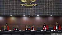 Mahkamah Konstitusi (MK) menyatakan Undang-Undang Nomor 4 Tahun 2016 tentang Tabungan Perumahan Rakyat (Tapera) bertentangan dengan UUD 1945 dan harus diubah. MK memberi batas waktu paling lama 2 tahun untuk melakukan penataan ulang UU Tapera.