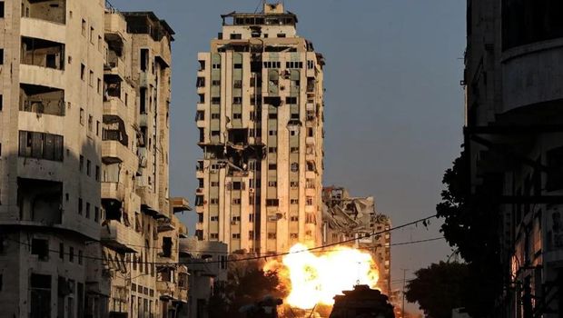 Israeli army strikes the high-rise 