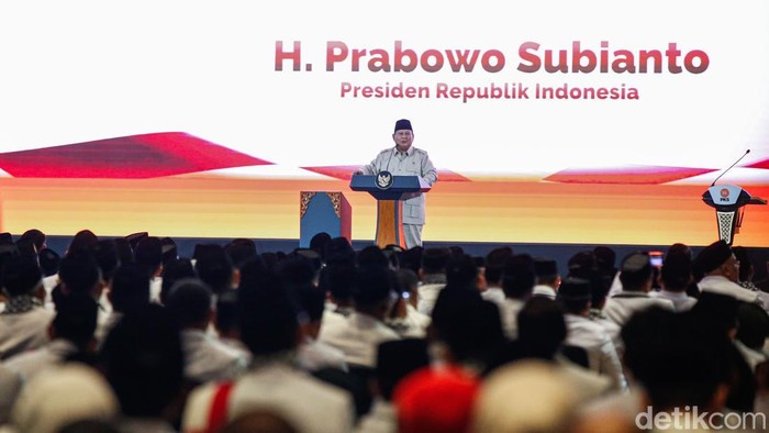 Presiden Joko Widodo Prabowo Subianto menghadiri penutupan Musyawarah Nasional (Munas) VI Partai Keadilan Sejahtera (PKS) di Hotel Sultan, Jakarta, Senin (29/9/2025). Kehadiran Prabowo menjadi sorotan karena ia tampil memberikan sambutan pada puncak acara yang digelar sejak Minggu (28/9/2025) tersebut.