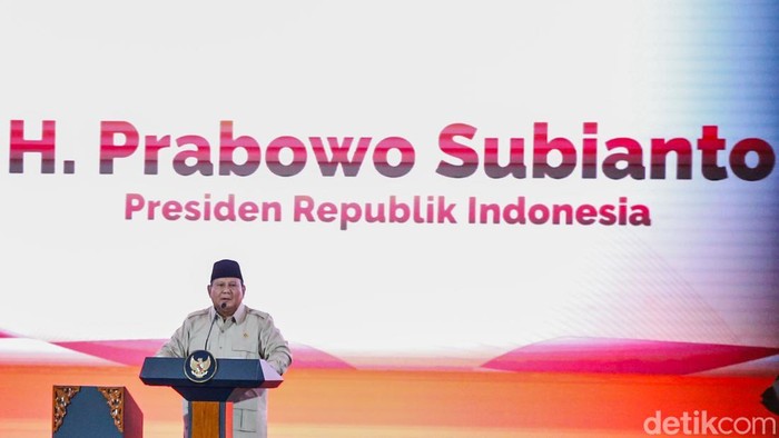 Momen Presiden Prabowo Subianto Hadiri Munas VI PKS Presiden Joko Widodo Prabowo Subianto menghadiri penutupan Musyawarah Nasional (Munas) VI Partai Keadilan Sejahtera (PKS) di Hotel Sultan, Jakarta, Senin (29/9/2025). Kehadiran Prabowo menjadi sorotan karena ia tampil memberikan sambutan pada puncak acara yang digelar sejak Minggu (28/9/2025) tersebut.