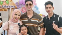 Vania mengaku ingin menjadi seorang penyanyi. Semoga sukses ya, Vania. Foto: Instagram @vennamelindareal