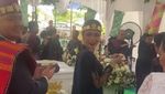 Momo Gelar Prosesi Saur Matua untuk Pemakaman Ibunda