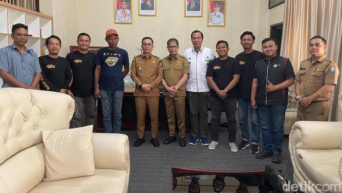 Panitia Jamnas ke 4 Vespa audiens dengan Bupati dan Wakil Bupati Soppeng.