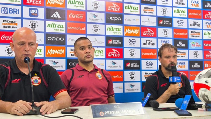 Pelatih Persija Mauricio Souza dan Kiper Persija Andritany Ardhiyasa.