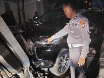 Detik-detik ABG Bawa Pajero hingga Seruduk 2 Rumah Warga di Tangsel