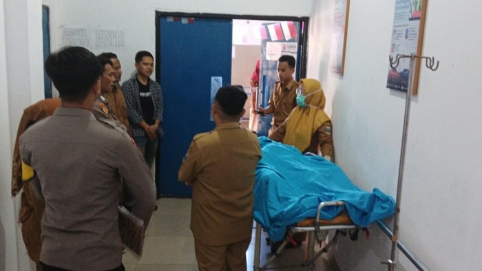 Jenazah siswa SMP berada di rumah sakit usai tewas ditikam temannya pakai gunting di kelas