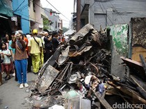 Video: Melihat Sisa-sisa Kebakaran yang Hanguskan 400 Rumah di Jakbar