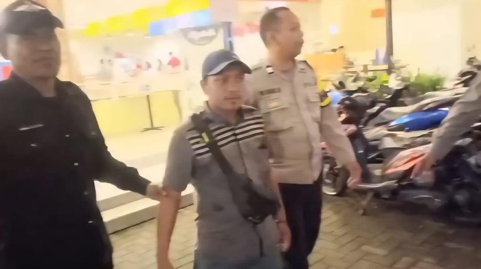 Polisi amankan pengamen yang marah-marah di salah satu bus wisata di Bogor