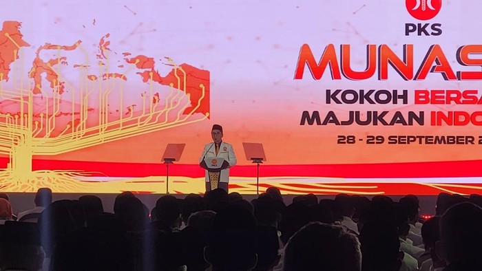 Presiden PKS Almuzammil Yusuf