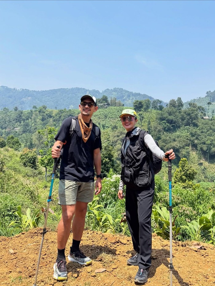 Ririn Ekawati trekking ke curug Ririn Ekawati trekking ke curug